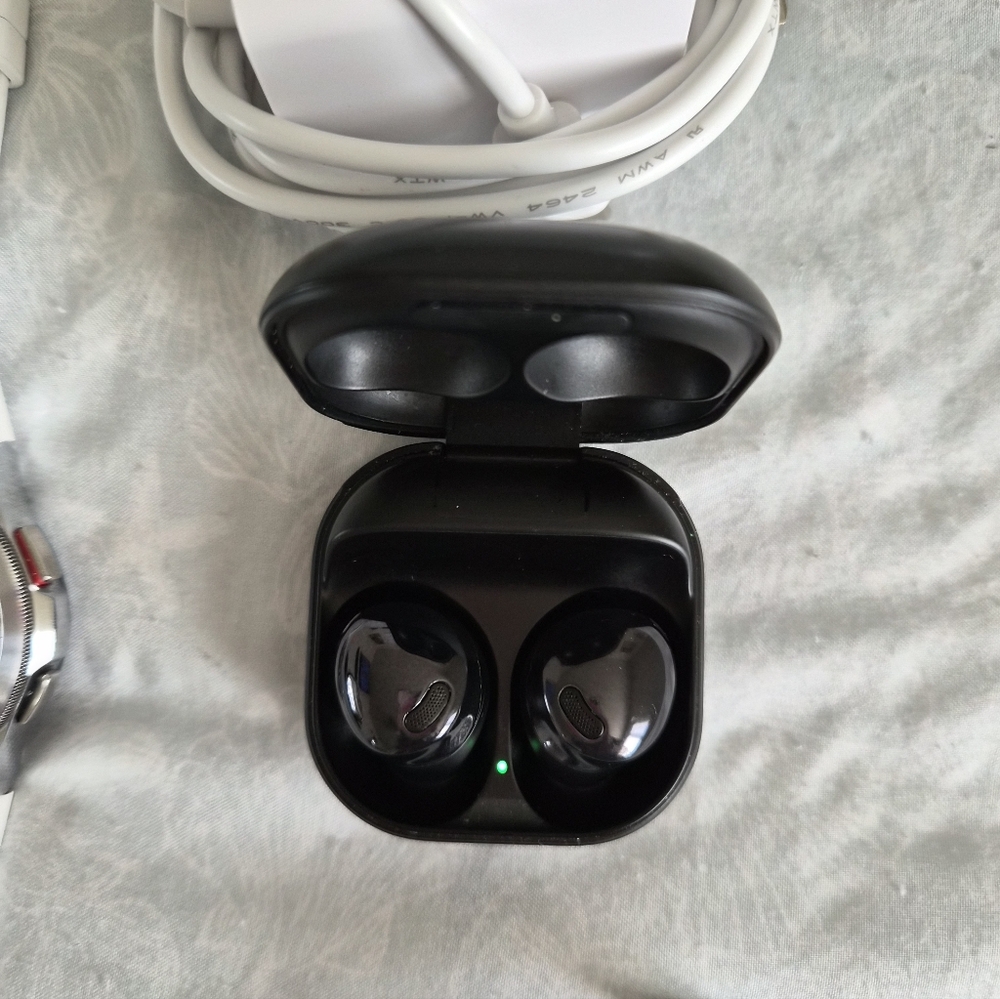 Samsung Galaxy Watch+Buds - Picture 16 of 17